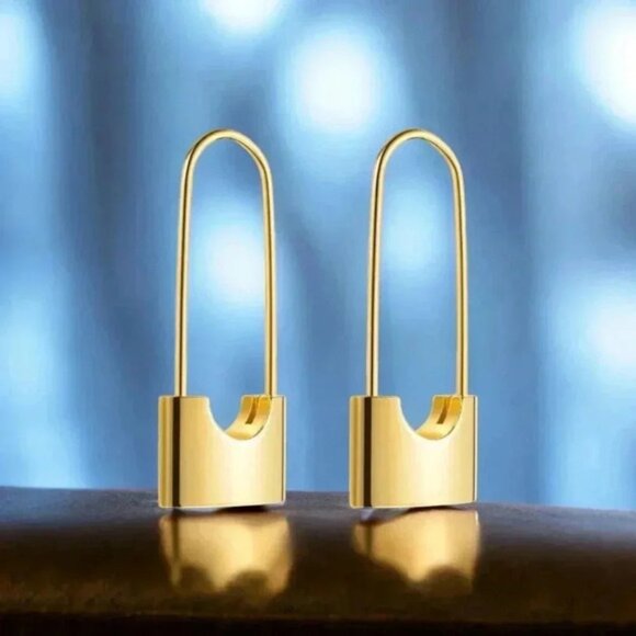 🆕️ Minimalist Padlock-Shaped Trendy 18K Gold Plated Stainless Steel Earrings 🔒 - Picture 5 of 11